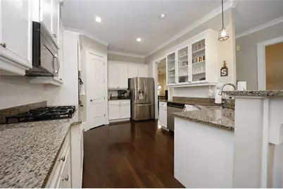 1085 Charles Towne Square, Sandy Springs, GA 30328 - Photo 11
