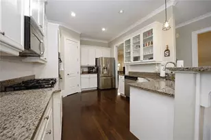 1085 Charles Towne Square, Sandy Springs, GA 30328 - Photo 11