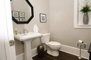 1085 Charles Towne Square, Sandy Springs, GA 30328 - Photo 19