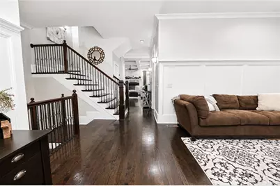 1085 Charles Towne Square, Sandy Springs, GA 30328 - Photo 7