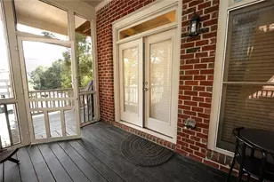 1085 Charles Towne Square, Sandy Springs, GA 30328 - Photo 15
