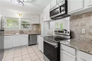 5451 Hedgeflower Ct, Stone Mountain, GA 30088 - Photo 9