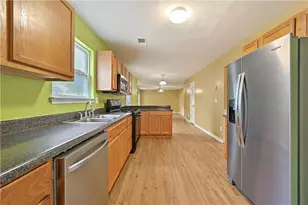 4201 Ash Tree St, Snellville, GA 30039 - Photo 11