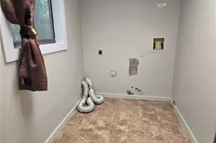 2982 Hillwood Dr, Lawrenceville, GA 30044 - Photo 27