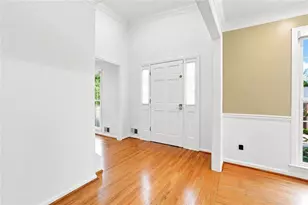 945 Meadowsong Cir, Lawrenceville, GA 30043 - Photo 5