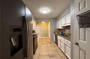 829 Lake Hollow Blvd SW, Marietta, GA 30064 - Photo 9