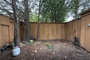 829 Lake Hollow Blvd SW, Marietta, GA 30064 - Photo 25