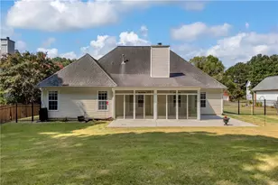 2920 Meadow Gate Way, Loganville, GA 30052 - Photo 7