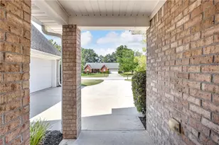 2920 Meadow Gate Way, Loganville, GA 30052 - Photo 11