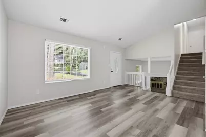 429 Sherwood Circle, Stone Mountain, GA 30087 - Photo 5
