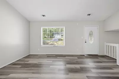 429 Sherwood Circle, Stone Mountain, GA 30087 - Photo 7