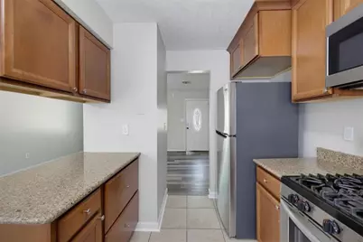 429 Sherwood Circle, Stone Mountain, GA 30087 - Photo 13
