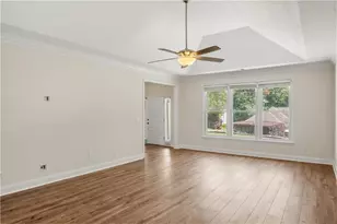 709 Oak Moss Dr, Lawrenceville, GA 30043 - Photo 9