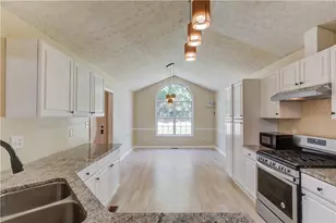 525 Clearwater Pl, Lawrenceville, GA 30044 - Photo 9