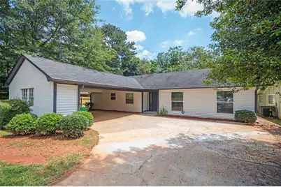 1130 Mannbrook Drive, Stone Mountain, GA 30083 - Photo 9