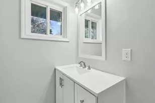 2592 Baker Rd, Atlanta, GA 30318 - Photo 25