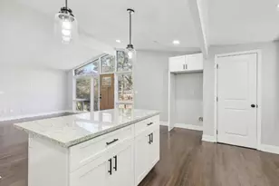 2592 Baker Rd, Atlanta, GA 30318 - Photo 7