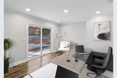2592 Baker Road, Atlanta, GA 30318 - Photo 17