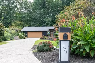371 Clear Spring Ct, Marietta, GA 30068 - Photo 3