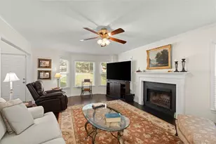 4895 Farm Valley Dr NE, Woodstock, GA 30188 - Photo 5