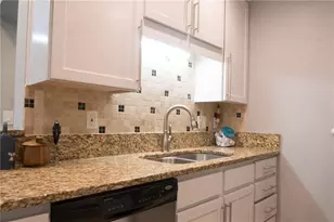 2102 Pine Heights Dr NE, Atlanta, GA 30324 - Photo 11