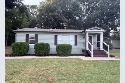 604 Lynn Avenue, Jefferson, GA 30549 - Photo 1