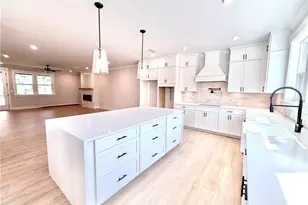 111 Bridgecrest Rd, Roswell, GA 30075 - Photo 7