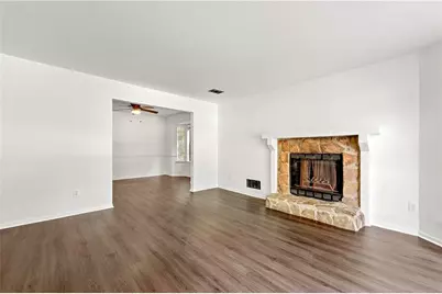 534 Woodcrest Manor Drive, Stone Mountain, GA 30083 - Photo 5