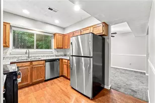 10450 Summer Creek Dr, Johns Creek, GA 30022 - Photo 17