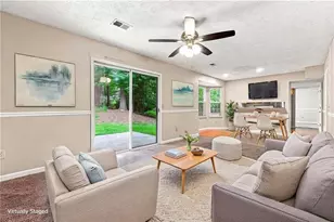 10450 Summer Creek Dr, Johns Creek, GA 30022 - Photo 5