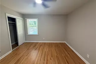 3269 Dodson Dr, East Point, GA 30344 - Photo 9