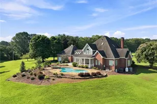329 Willow Lks Ln, Jefferson, GA 30549 - Photo 3