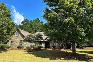 1238 Fairwinds Dr, Loganville, GA 30052 - Photo 3