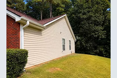 10200 Commons Crossing, Jonesboro, GA 30238 - Photo 3