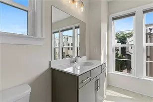 2076 Holtz Ln, Atlanta, GA 30318 - Photo 29