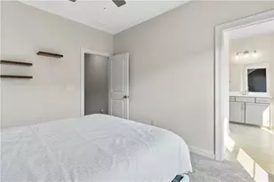 2076 Holtz Ln, Atlanta, GA 30318 - Photo 25