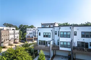 2076 Holtz Ln, Atlanta, GA 30318 - Photo 3
