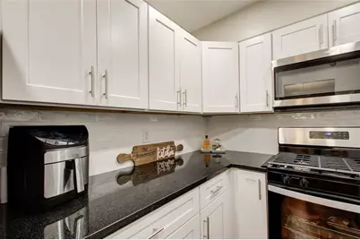 2479 Peachtree Road NE #304, Atlanta, GA 30305 - Photo 11