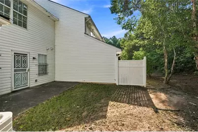 5735 Strathmoor Manor Circle, Lithonia, GA 30058 - Photo 17