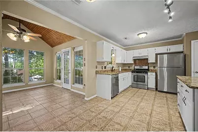 204 Spring Circle, Stockbridge, GA 30281 - Photo 5