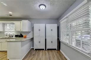 1921 Shady Creek Ln, Lawrenceville, GA 30043 - Photo 9