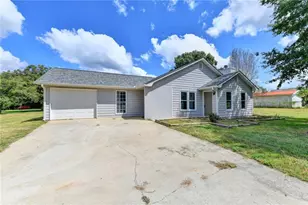 2725 Milton Bryan Dr, Loganville, GA 30052 - Photo 3