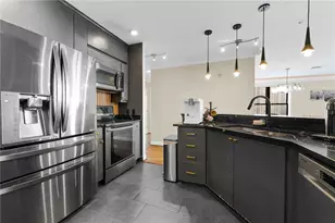 3334 Peachtree Rd NE, Atlanta, GA 30326 - Photo 19