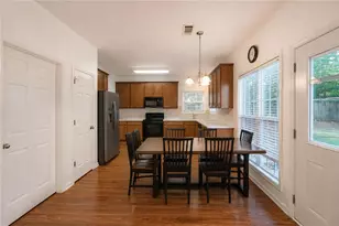 1098 Whisperwood Ln, Lawrenceville, GA 30043 - Photo 9