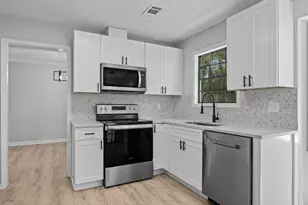 6883 Creekmoor Ln, Riverdale, GA 30296 - Photo 13