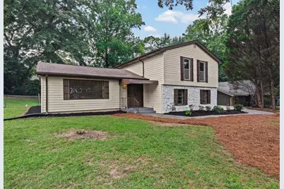 6883 Creekmoor Lane, Riverdale, GA 30296 - Photo 3