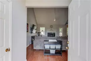 3314 Banks Mountain Dr, Gainesville, GA 30506 - Photo 7