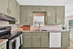 976 SW Walker Lake Rd, Conyers, GA 30094 - Photo 13