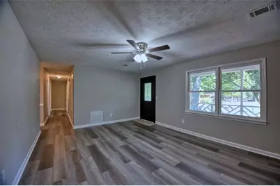 402 Trotters Ridge, Lawrenceville, GA 30043 - Photo 5