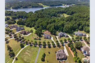 417 Fox Valley Drive, Monroe, GA 30656 - Photo 9